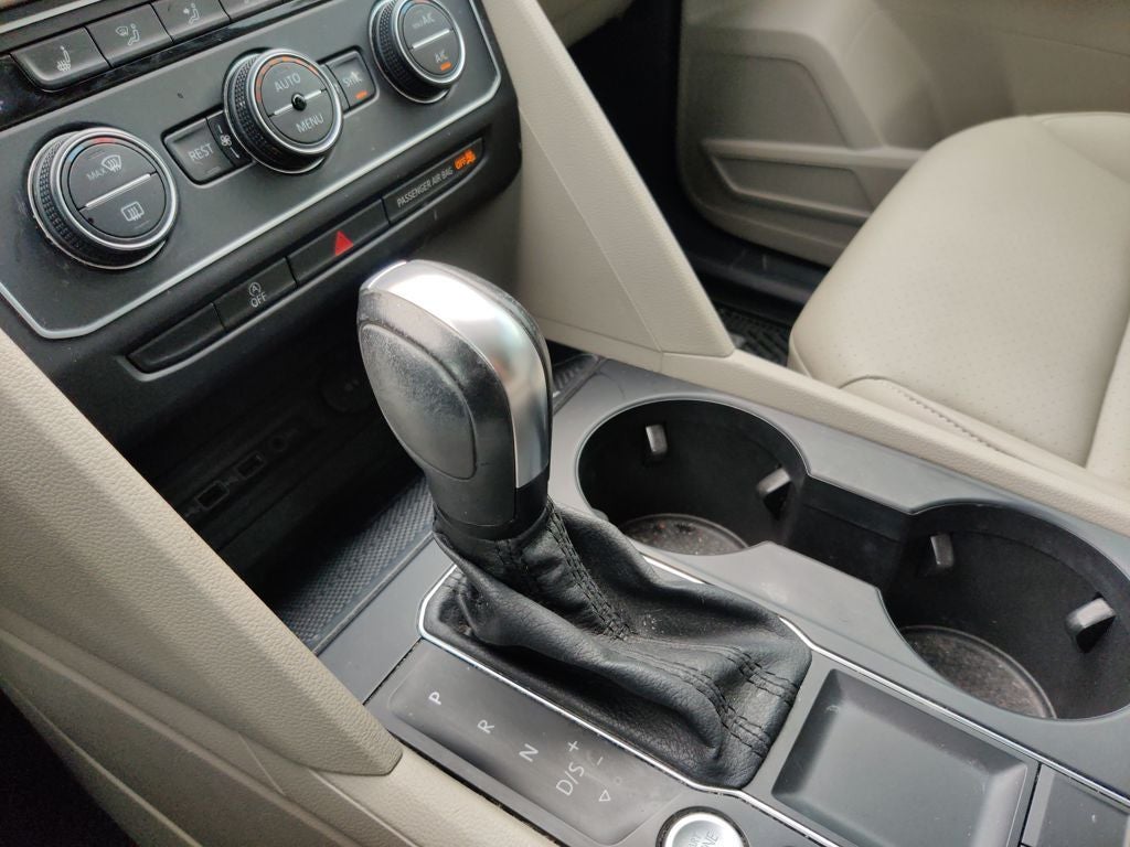 2021 Volkswagen Atlas 3.6L V6 SE w/Technology