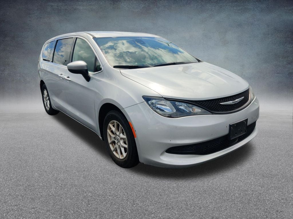 2023 Chrysler Voyager LX