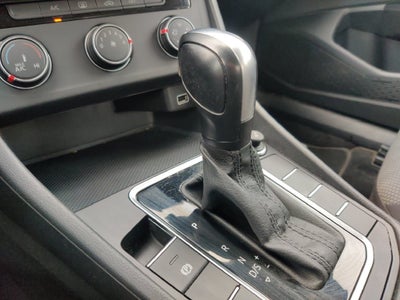 2019 Volkswagen Jetta Base