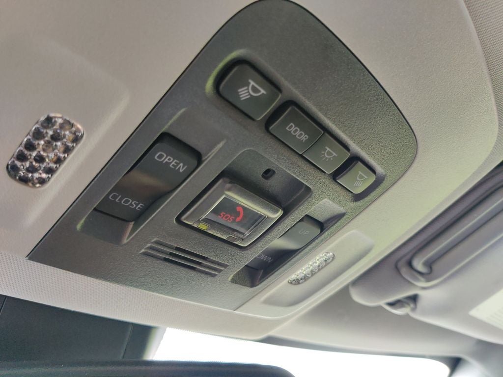 2023 Toyota Camry Hybrid LE