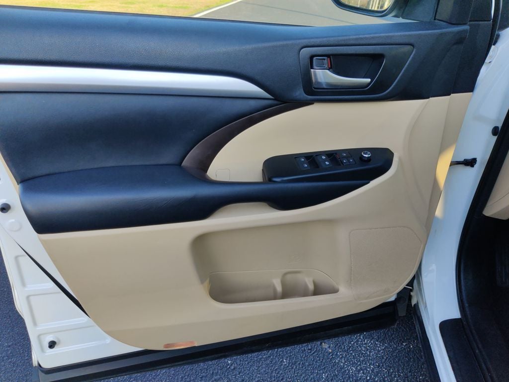 2019 Toyota Highlander Base