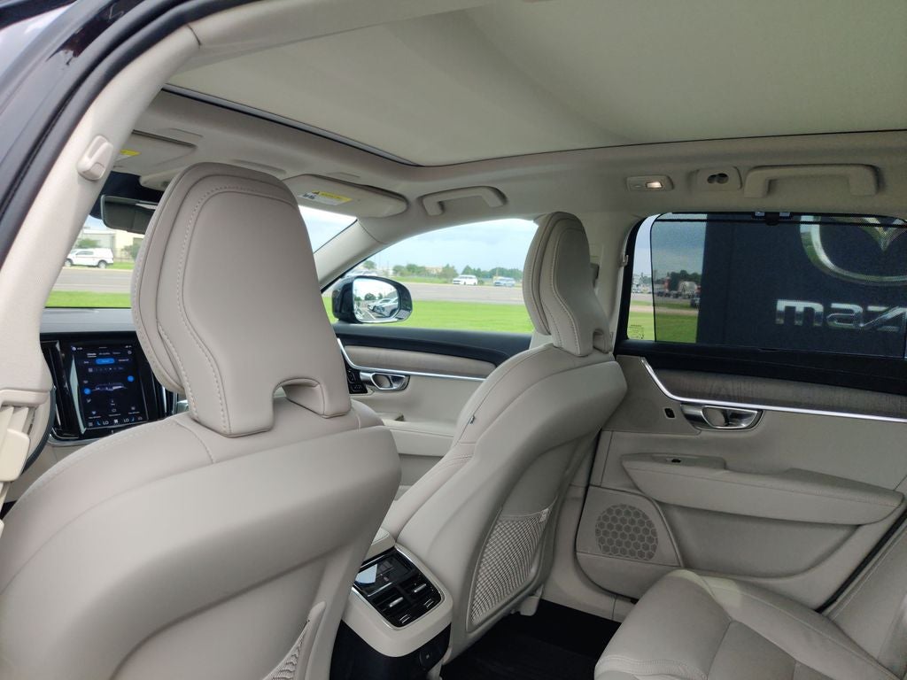 2025 Volvo V90 Cross Country B6