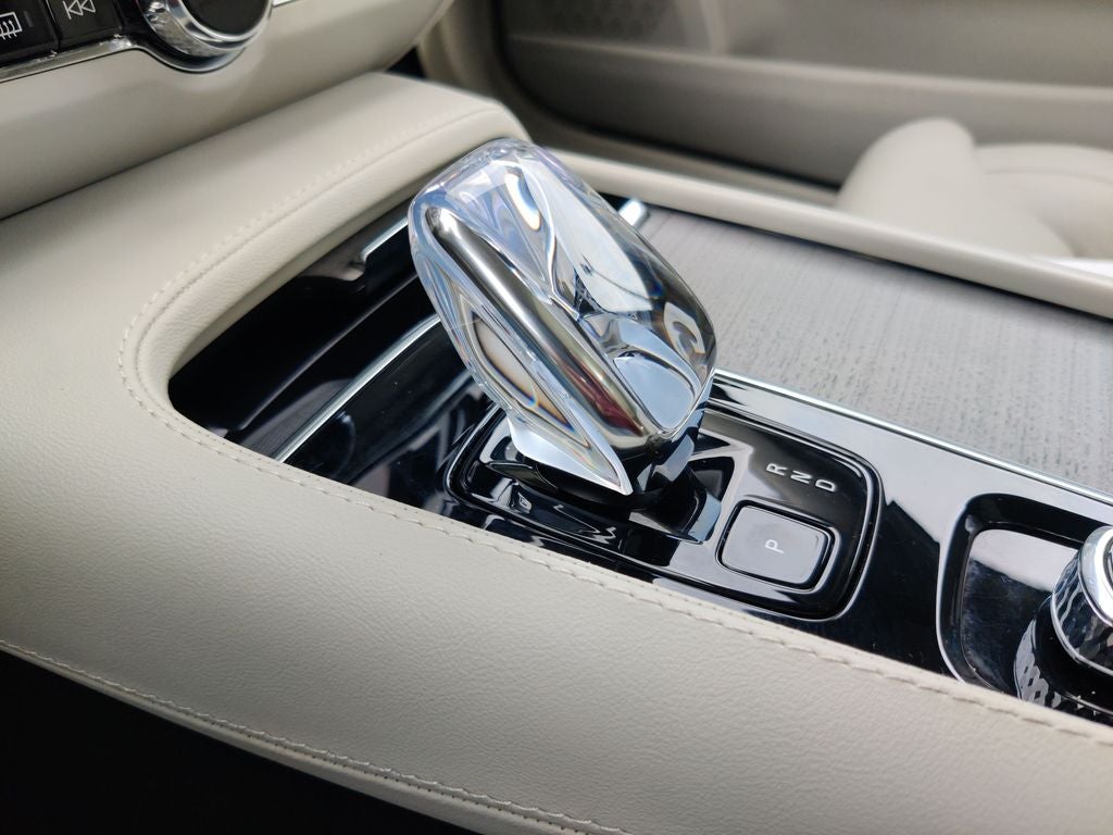 2025 Volvo V90 Cross Country B6