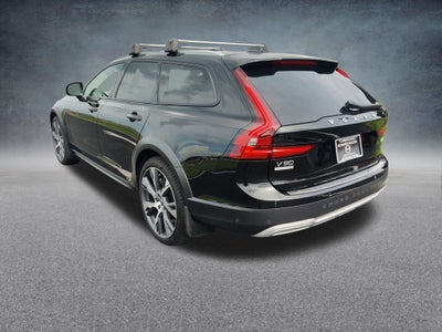 2025 Volvo V90 Cross Country B6