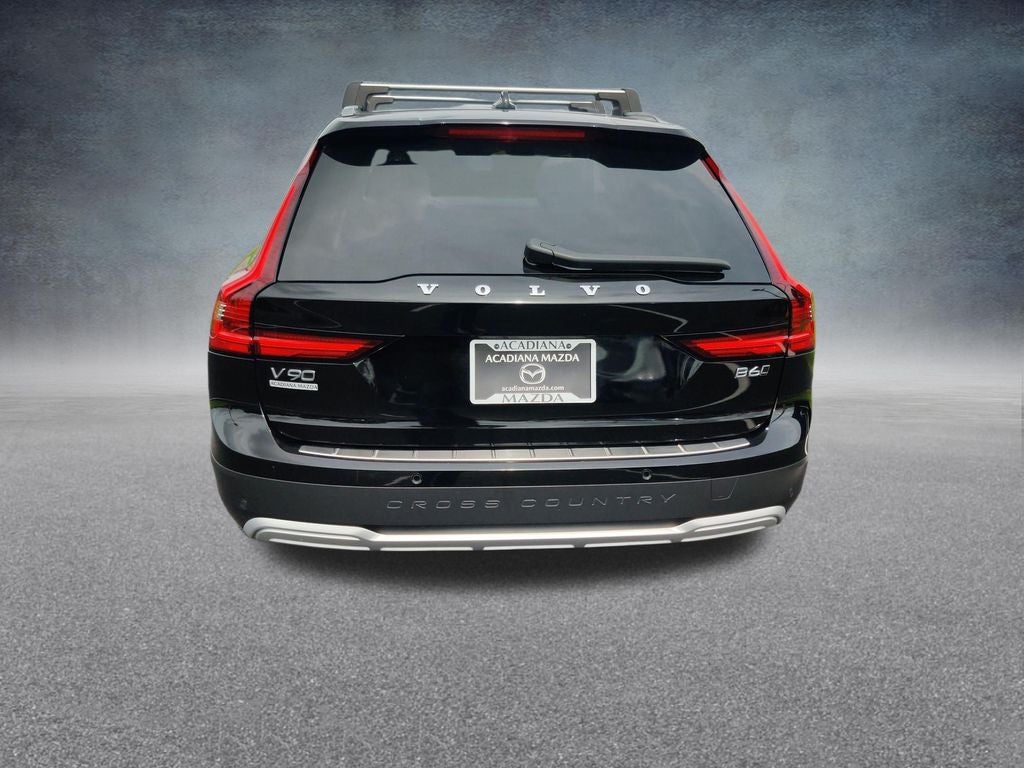 2025 Volvo V90 Cross Country B6