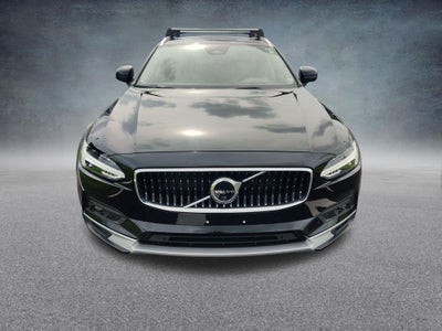 2025 Volvo V90 Cross Country B6